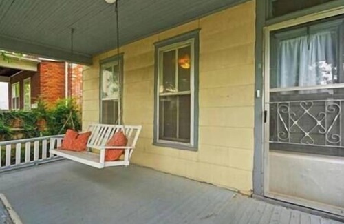 Atchison House | WOW! Near MGP; Benedictine <2 miles. 3br 1.5 BA