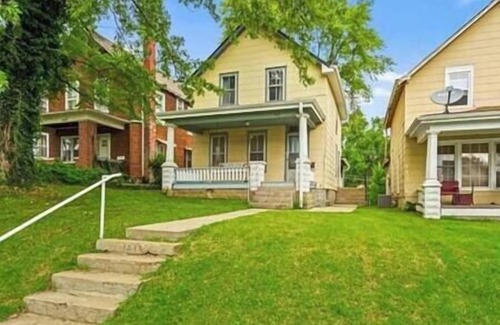 Atchison House | WOW! Near MGP; Benedictine <2 miles. 3br 1.5 BA