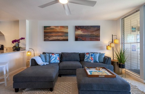 Wailua House Lots Condo | Wow the beach is right here! Plus air conditioned!