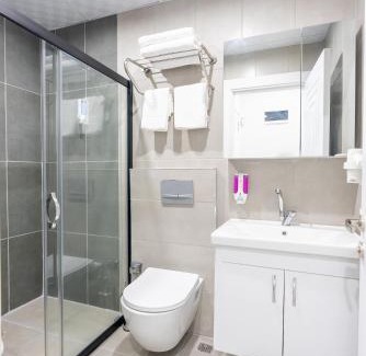 Kucukcekmece Hotel | WP White Palace Hotel