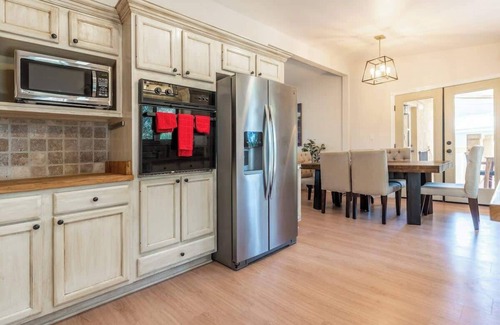 Hillcrest House | Wrap-around deck w/Cyn views, 2bd 2bth, 5mins>DT