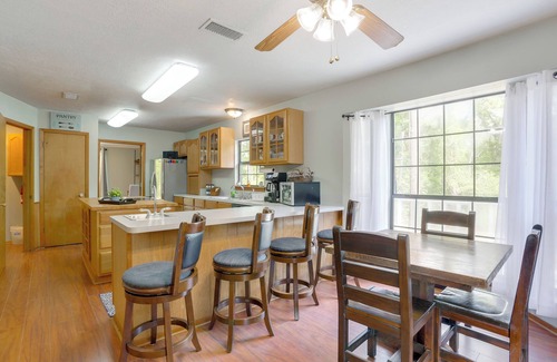 Hemphill House | Wraparound Porch: Toledo Bend Reservoir Retreat!