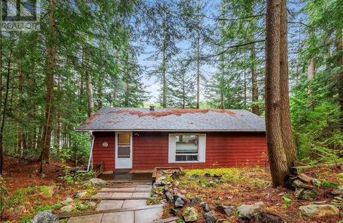 Algonquin Highlands Cottage | Wren Lake Cottage in Algonquin Highlands