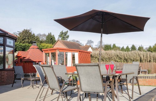 Angelbank Cottage | WRENS NEST, pet friendly, with open fire in Hopton Wafers