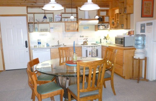 Gualala Apartment | Writer's Retreat or Romanic Getaway? (31+ days only) Month Long Vacation Rental