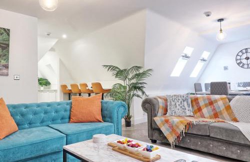 Writtle Apartment | Writtle Massive 4 Bedroom Apartment with Parking In Gorgeous Countryside Location & Short Drive to Chelmsford City Centre Contractors Welcome