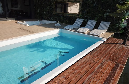 Cukarica Boat Rental | WTF Lounge Pool/sauna