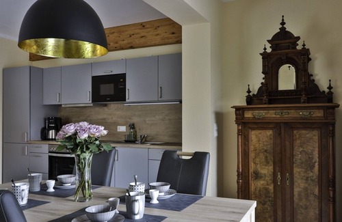 Nienhagen Apartment | Wunderschöne, Modern Ausgestattet 3 Zimmerwohnung mit Terrasse und Loggia Erwartet Sie - Direkt am Wunderschönen "gespensterwald"