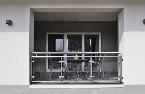 Nienhagen Apartment | Wunderschöne, Modern Ausgestattet 3 Zimmerwohnung mit Terrasse und Loggia Erwartet Sie - Direkt am Wunderschönen "gespensterwald"