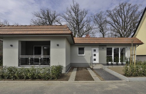 Nienhagen Apartment | Wunderschöne, Modern Ausgestattet 3 Zimmerwohnung mit Terrasse und Loggia Erwartet Sie - Direkt am Wunderschönen "gespensterwald"