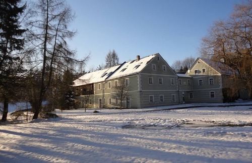 Tirschenreuth Apartment | Wunderschöne Unterkunft in Alleinlage am Angelweiher