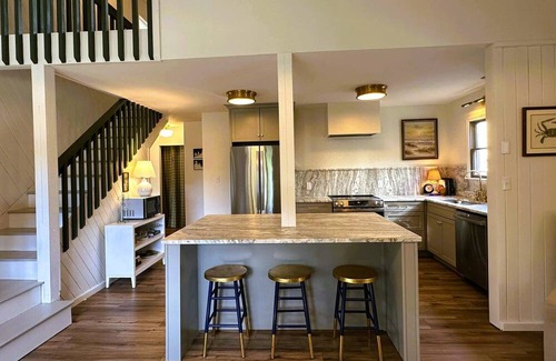 Ocracoke House | WV63: Second Sail-Newly Remodeled and Spacious