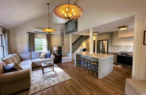 Ocracoke House | WV63: Second Sail-Newly Remodeled and Spacious