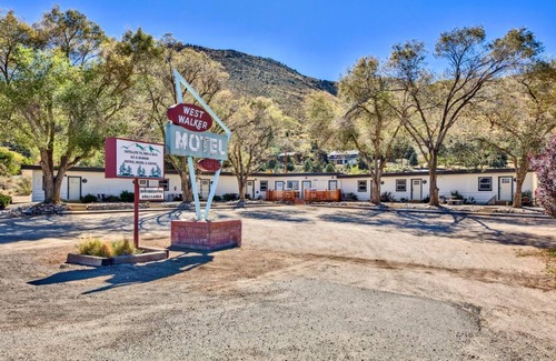 Walker Hotel | WWM 5 · 5 Swim, fish, hike+ the Eastern Sierras WWM 5