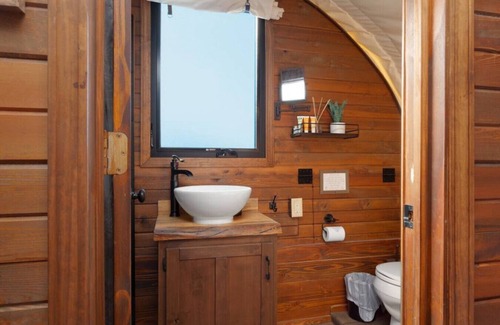 Virgin Cabin | Wyatt Earp Pet Friendly Wagon #30 w/2QB and Fire Pit