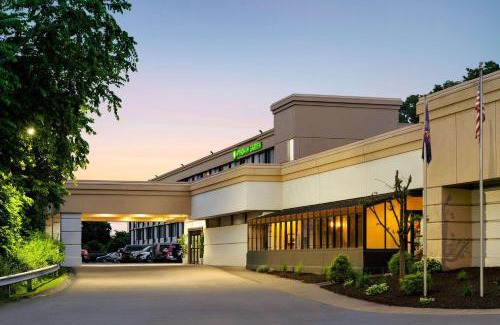 McKnight Hotel | Wyndham Garden Inn Pittsburgh Airport