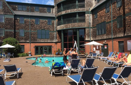 The Point Condo | Wyndham Long Wharf resort, free WiFi, pool, across the street from the harbor!