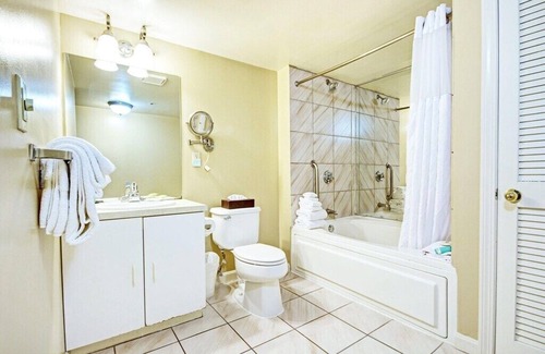 Yachting Village Condo | Wyndham Newport Onshore- Two Bedroom in the center of the harbor