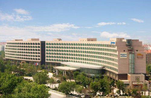 Chengyang Hotel | Wyndham Qingdao l Free Fixed-Time Shuttle Service Between Hotel and Airport & North Railway Station l Outdoor Children's Amusement Park l 1-Hour Play Snooker or Table Tennis