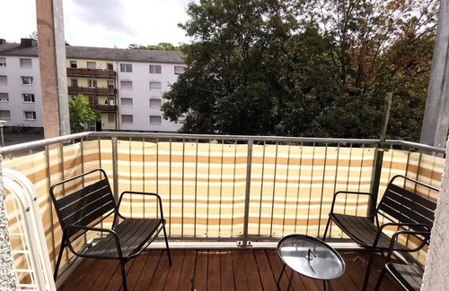 Wetzlar Apartment | Wz02 - 3 Zimmer Ferienwohnung in Wetzlar mit Balkon, 98qm, 3 Schlafzimmer, Max. 7 Personen