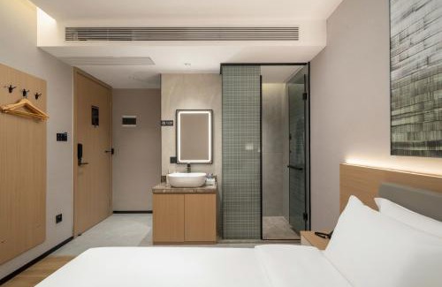 Central Business District Hotel | X Hotel Shenzhen Convention and Exhibition Center Shixia Metro Station