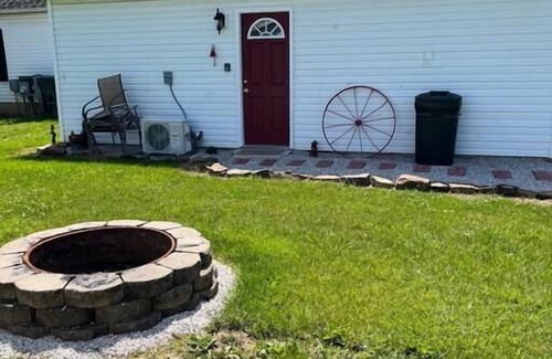 Mariah Hill House | X-Marks the Spot(Red) 1.5 miles from Holiday World