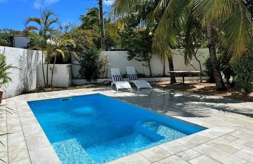 Bain Boeuf Villa | Xanadu Beach 4-Bed Villa, 1-Min Walk to the Beach