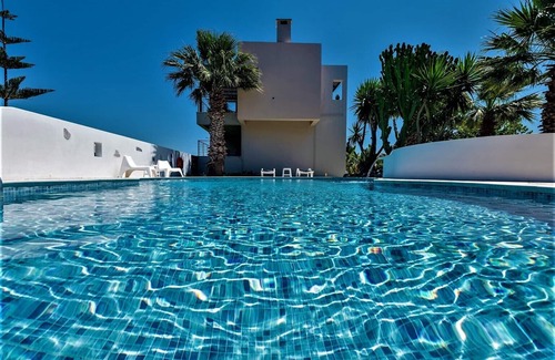 Zipari Villa | XENOS VILLA 2 - LUXURY VILLA WITH PRIVATE SWIMMING POOL, NEAR THE SEA