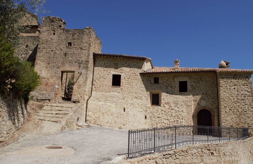 Gualdo Cattaneo House | XIII century Castle overlooking an uncontaminated valley.