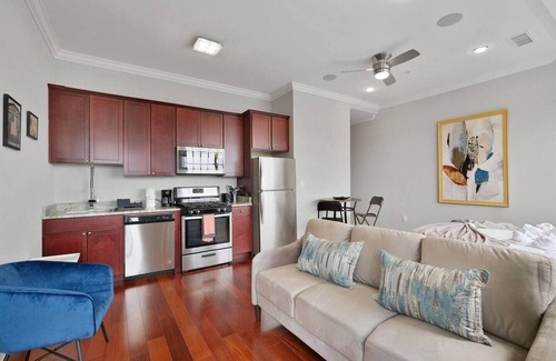 North Philadelphia East Apartment | XL Studio - Magnificent Studio w/Rooftop Pool