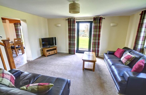 Caersws House | Y Beudy - Two Bedroom House, Sleeps 4