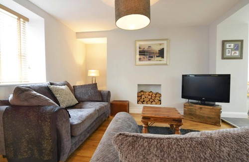Aberaeron Cottage | Y Bwthyn, Aberaeron - Two Bedroom Cottage, Sleeps 4