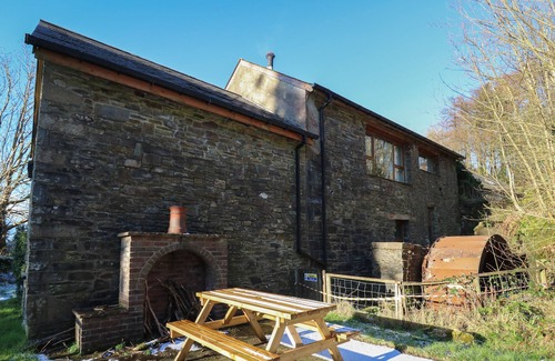 Llanybydder Cottage | Y FELIN, pet friendly, character holiday cottage in Llanybydder