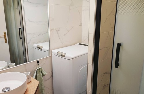 Montigny-le-Bretonneux Apartment | Y Space à 200m de la Gare de St. Quentin en Yvelines, 10 Minutes de Versailles