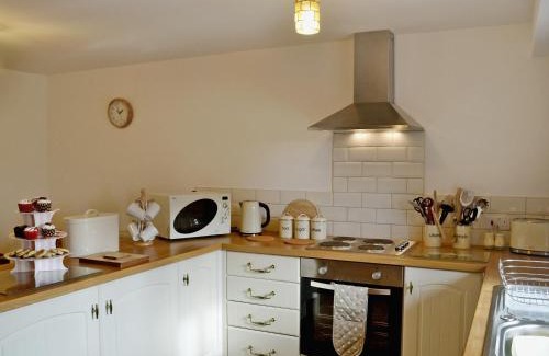 Cilybebyll House | Y Stabl-W43382