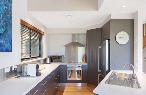 Dalmeny House | Yabbarra Sands - Enjoy the beachside lifestyle.