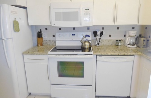 Harbor Village Condo | Yacht & Beach Club Condo - Live the Good Life!