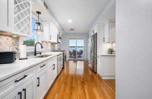 Edgewood House | Yachts of Fun in Pawtuxet Village Cranston!