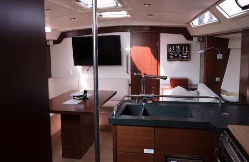 Castello Boat Rental | YachtVenice Sailing Excursion Included