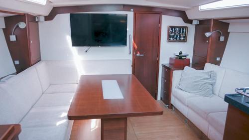Castello Boat Rental | YachtVenice Sailing Excursion Included