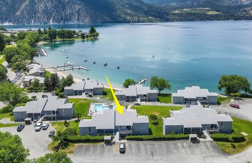Wapato Point Condo | Yacinde F6 Poolside with Loft and Balcony