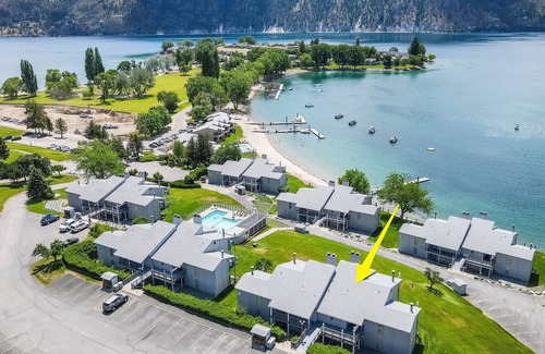 Wapato Point Condo | Yacinde G5 Poolside Condo with Loft, Sleeps 4