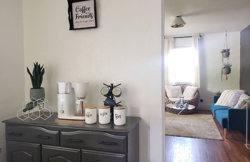 Jonesville House | Yadkin Valley Escape in Wine Country minutes to Downtown Elkin and River