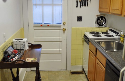 Jonesville Cottage | Yadkin Valley has the same viticulture stamp as NAPA. Canoes and Kayaks!