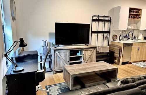 Dwight Apartment | Yale New Haven Stay—modern, fully furnished studio in the heart of downtown.