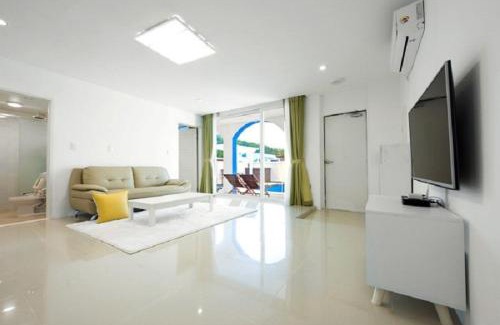 Yangyang Villa | Yangyang Jijoonghae Pool Villa