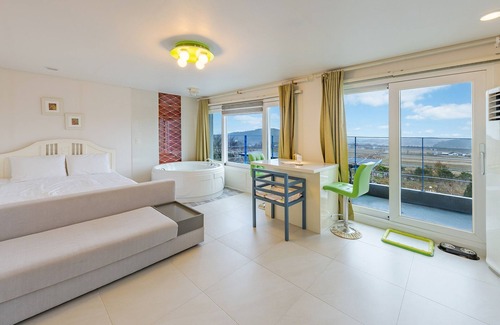 Sokcho House | Yangyang Monti Pet Spa Pension