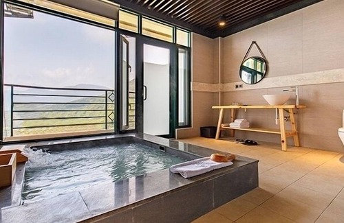 Shilin House | Yanmin Hot Spring Resort