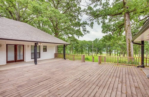 Yantis House | Yantis Retreat on 10 Acres: Steps to Lake Fork!