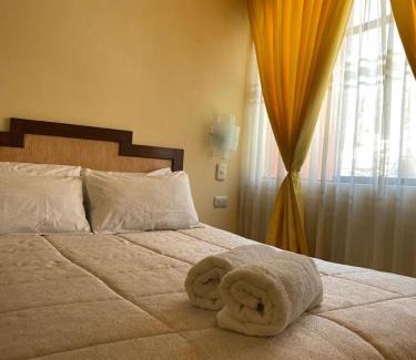 Chivay Hotel | YARAVI Hostal Restaurante